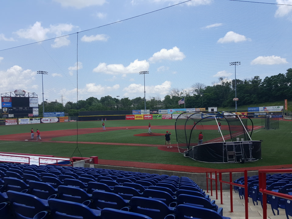 Members of 1990 World Champion Reds, goggle giveaway highlight Florence  Freedom opening night - NKyTribune