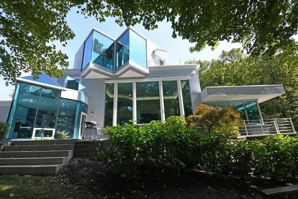 This Funky Glass House Is on the Market on the West Side - Cincinnati  Magazine