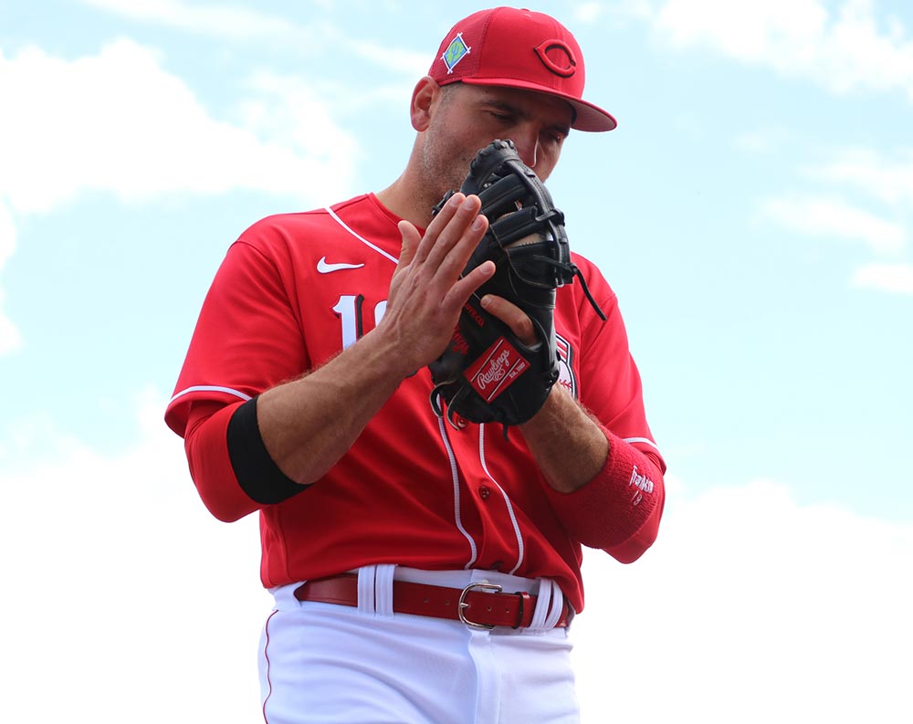 Reds' Votto becomes all-time leader in MLB games played by a Canadian; how  far can he go?