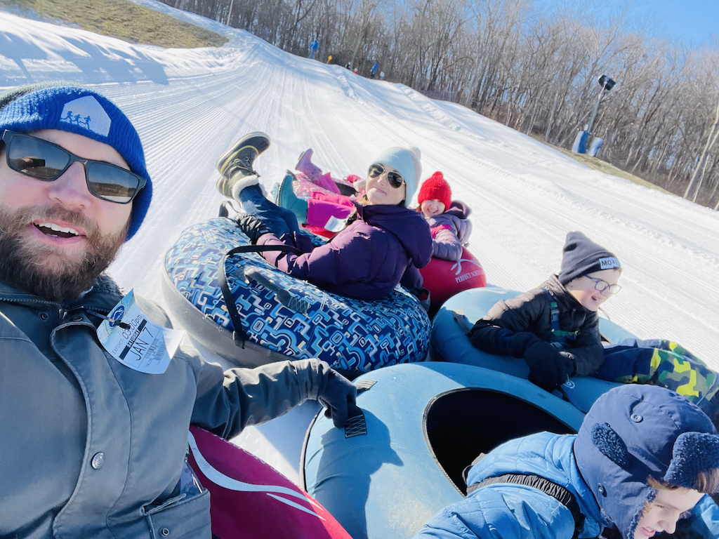 Snowed In Play Guide - Cincinnati Family Magazine