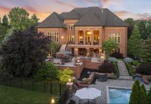 Luxury Meets Outdoor Extravagance in Villa Hills