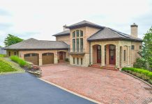 Overlook the Valley in a Linwood Villa