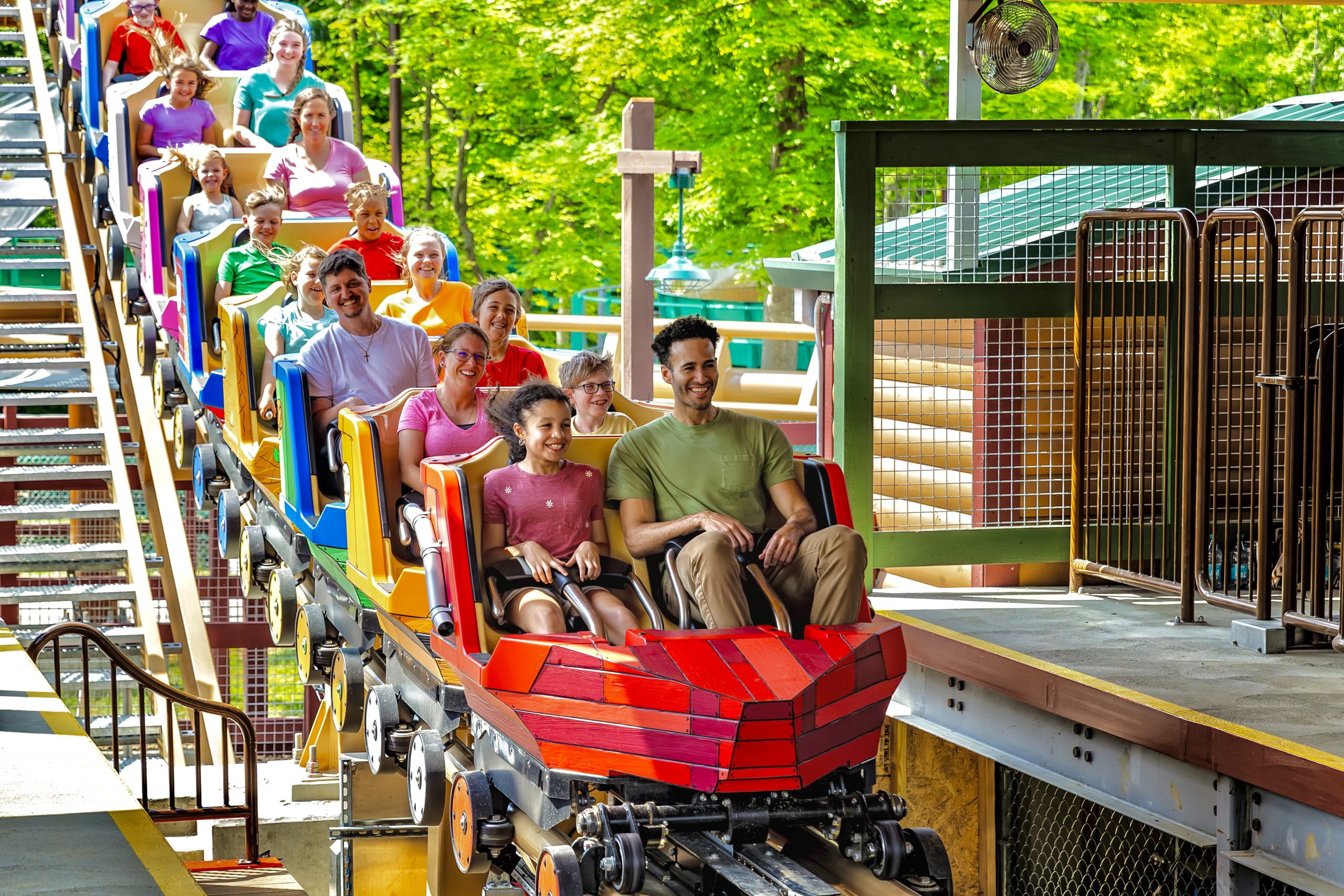 Keeping the Family Busy with Affordable Memberships at Summer Attractions